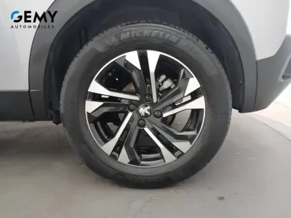 Photo 42 Peugeot 2008  PureTech 100 S&S BVM6