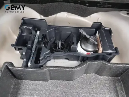 Photo 52 Peugeot 2008  PureTech 100 S&S BVM6