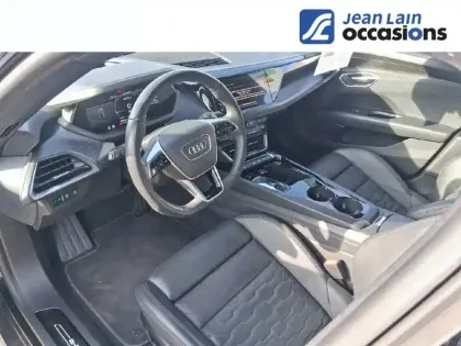 Photo 10 Audi E-tron  GT 476 ch quattro