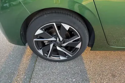 Photo 14 Peugeot 308  PureTech 130ch S&S EAT8