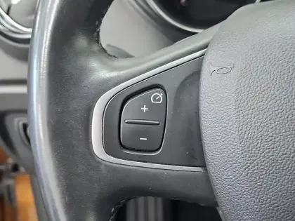 Photo 32 Renault Captur  TCe 150 FAP EDC