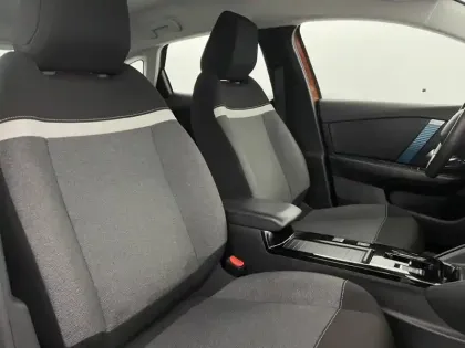 Photo 17 Citroën C4 e- 136 ch Automatique