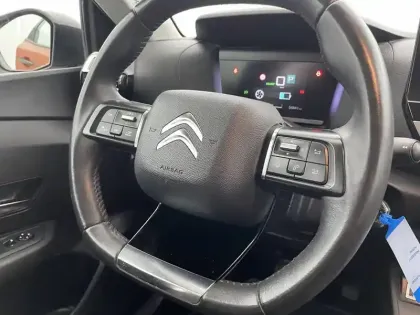 Photo 12 Citroën C4 e- 136 ch Automatique