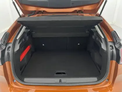 Photo 19 Citroën C4 e- 136 ch Automatique