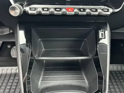 Photo 37 Peugeot 208 Gén. II Ph1 NG Active Pack 5