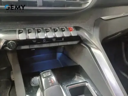 Photo 16 Peugeot 3008  BlueHDi 130ch S&S EAT8