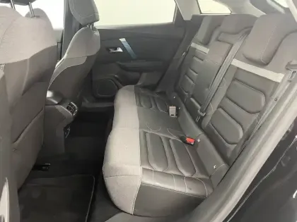 Photo 14 Citroën C4 e- 136 ch Automatique