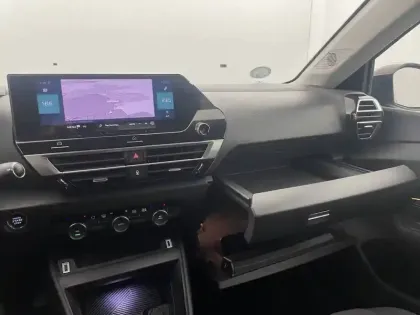 Photo 25 Citroën C4 e- 136 ch Automatique