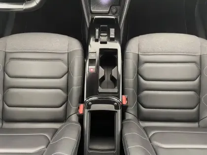 Photo 23 Citroën C4 e- 136 ch Automatique