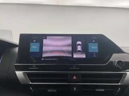 Photo 32 Citroën C4 e- 136 ch Automatique