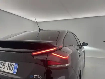 Photo 24 Citroën C4 e- 136 ch Automatique