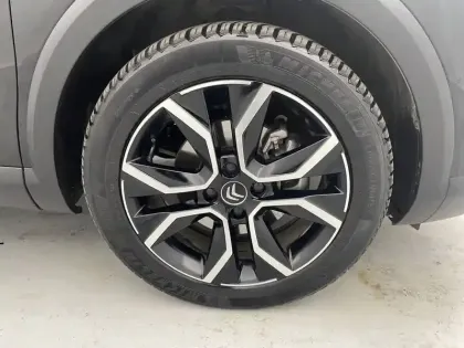 Photo 17 Citroën C4 e- 136 ch Automatique