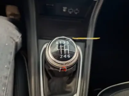 Photo 37 Renault Captur  Blue dCi 95