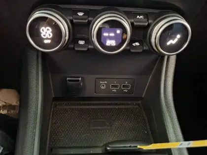 Photo 36 Renault Captur  Blue dCi 95