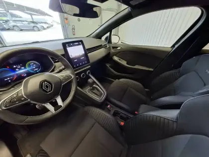 Photo 9 Renault Clio  E-Tech full hybrid 145