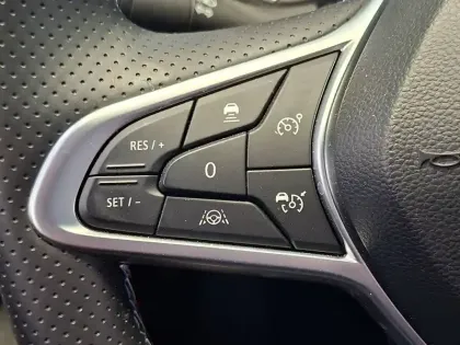Photo 37 Renault Clio  E-Tech full hybrid 145