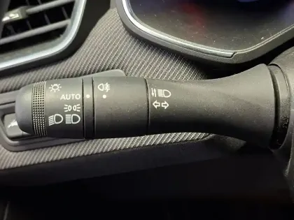Photo 34 Renault Clio  E-Tech full hybrid 145
