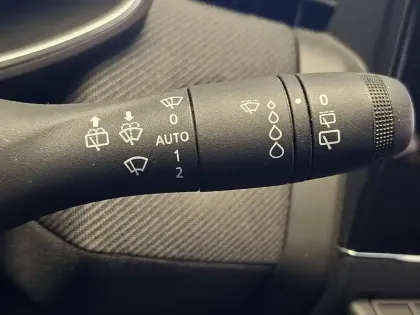 Photo 35 Renault Clio  E-Tech full hybrid 145