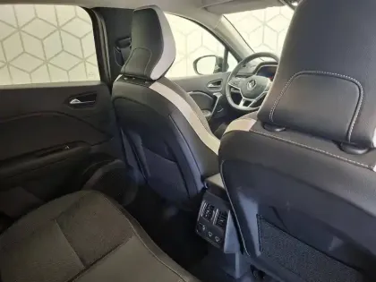 Photo 24 Renault Captur  mild hybrid 140