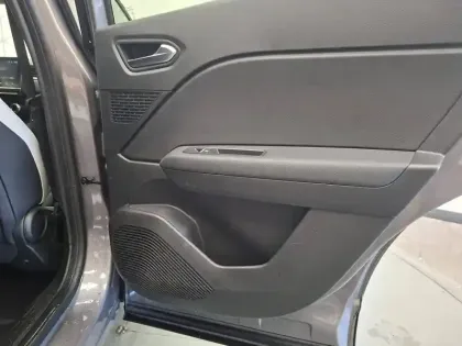 Photo 20 Renault Captur  mild hybrid 140