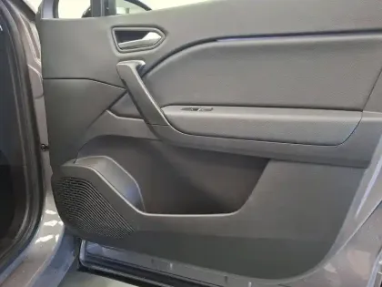 Photo 21 Renault Captur  mild hybrid 140