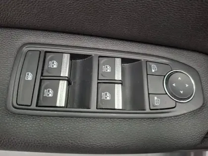 Photo 31 Renault Captur  mild hybrid 140