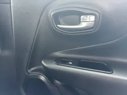 Photo 22 Jeep Renegade  1.0 Turbo T3 120 ch BVM6