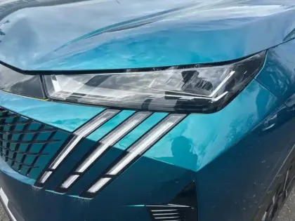 Photo 13 Peugeot 3008  Hybrid 145 e-DCS6 Allure