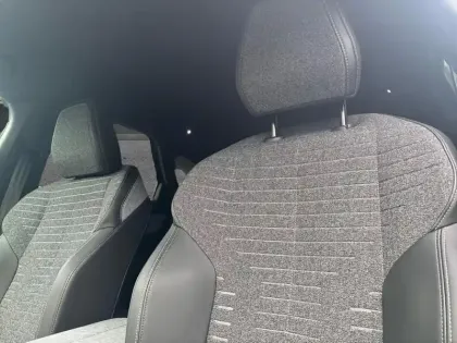 Photo 24 Peugeot 3008  Hybrid 145 e-DCS6 Allure