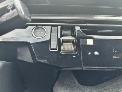 Photo 23 Peugeot 3008  Hybrid 145 e-DCS6 Allure