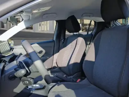 Photo 8 Peugeot 208  Hybrid 110 ch e-DCS6 Style