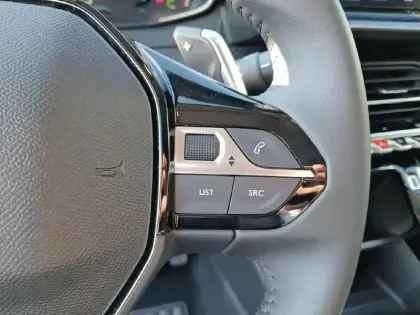 Photo 19 Peugeot 208  Hybrid 110 ch e-DCS6 Style