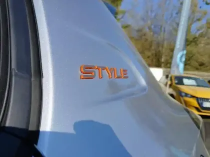 Photo 26 Peugeot 208  Hybrid 110 ch e-DCS6 Style