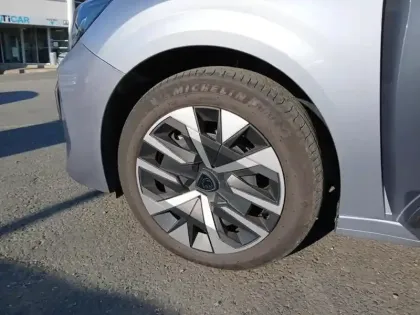 Photo 14 Peugeot 208  Hybrid 110 ch e-DCS6 Style