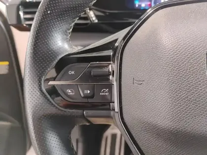 Photo 18 Peugeot 308  SW PHEV 225 e-EAT8 GT
