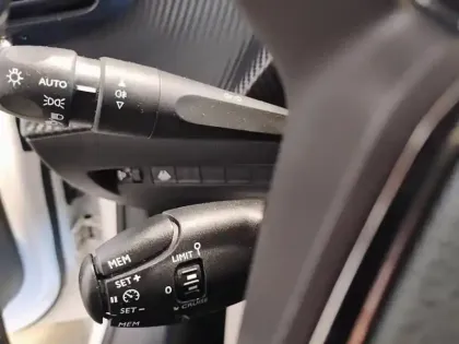 Photo 16 Peugeot 208  PureTech 75 S&S BVM5 Active