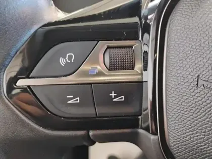 Photo 18 Peugeot 208  PureTech 75 S&S BVM5 Active