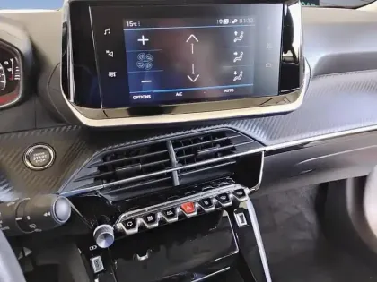 Photo 12 Peugeot 2008  PureTech 100 S&S BVM6 Allure