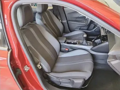 Photo 8 Peugeot 2008  PureTech 100 S&S BVM6 Allure