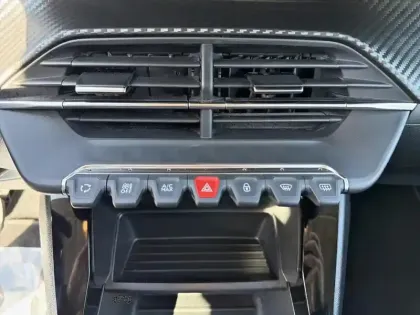 Photo 12 Peugeot 208  PureTech 75 S&S BVM5 Like