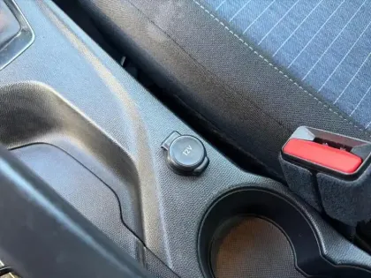 Photo 18 Peugeot 208  PureTech 75 S&S BVM5 Like