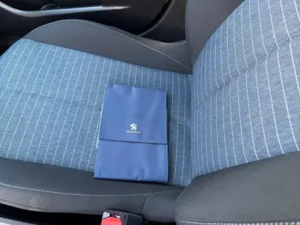 Photo 15 Peugeot 208  PureTech 75 S&S BVM5 Like