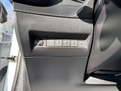 Photo 27 Peugeot 208  PureTech 75 S&S BVM5 Like