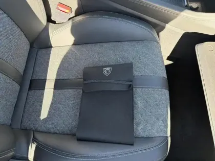 Photo 15 Peugeot 408  PureTech 130 ch S&S EAT8 Allure