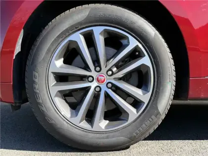 Photo 11 Jaguar F-Pace Gén. I Ph1 Evo R-Sport 5