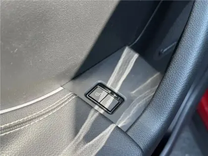 Photo 40 Jaguar F-Pace Gén. I Ph1 Evo R-Sport 5