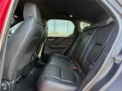 Photo 15 Jaguar F-Pace Gén. I Ph1 Evo R-Sport 5