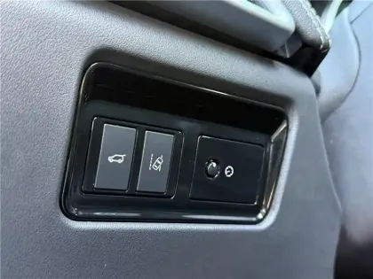 Photo 36 Jaguar F-Pace Gén. I Ph1 Evo R-Sport 5