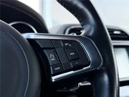 Photo 30 Jaguar F-Pace Gén. I Ph1 Evo R-Sport 5