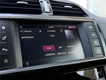 Photo 25 Jaguar F-Pace Gén. I Ph1 Evo R-Sport 5